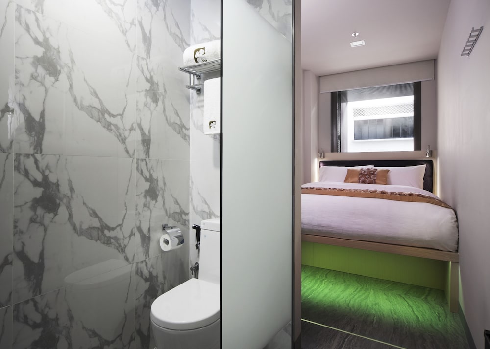 HOTEL CLOVER 7 22/27