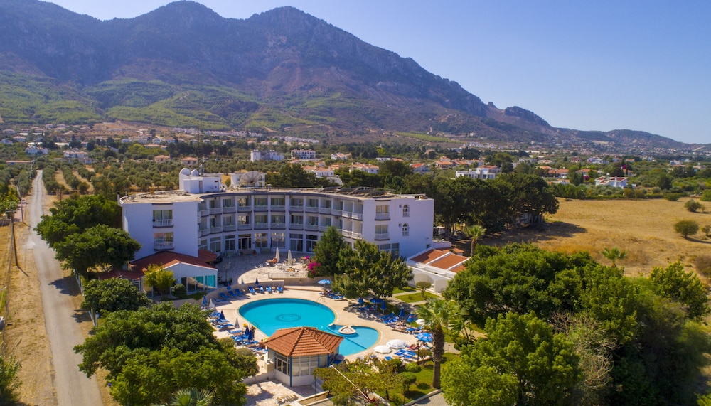 Sempati Hotel in LAPITHOS (NORTHERN CYPRUS)