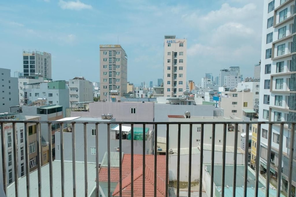 Rich Hotel 40/49