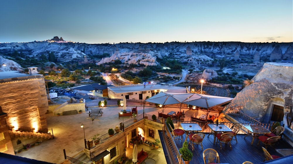 Harman Cave Hotel photo2