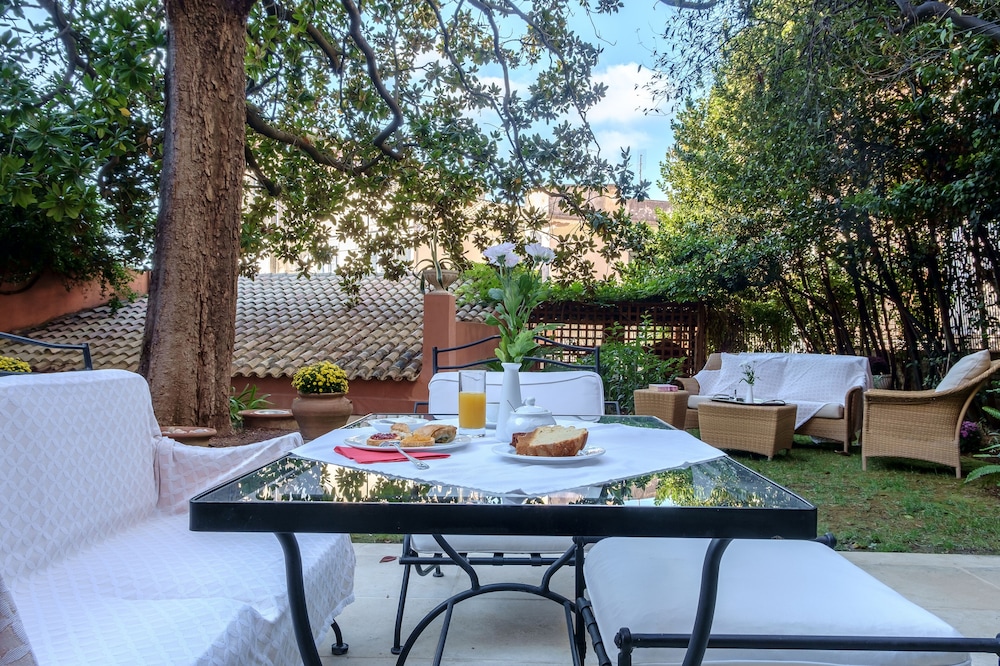 Siora Vittoria Boutique Hotel 34/48