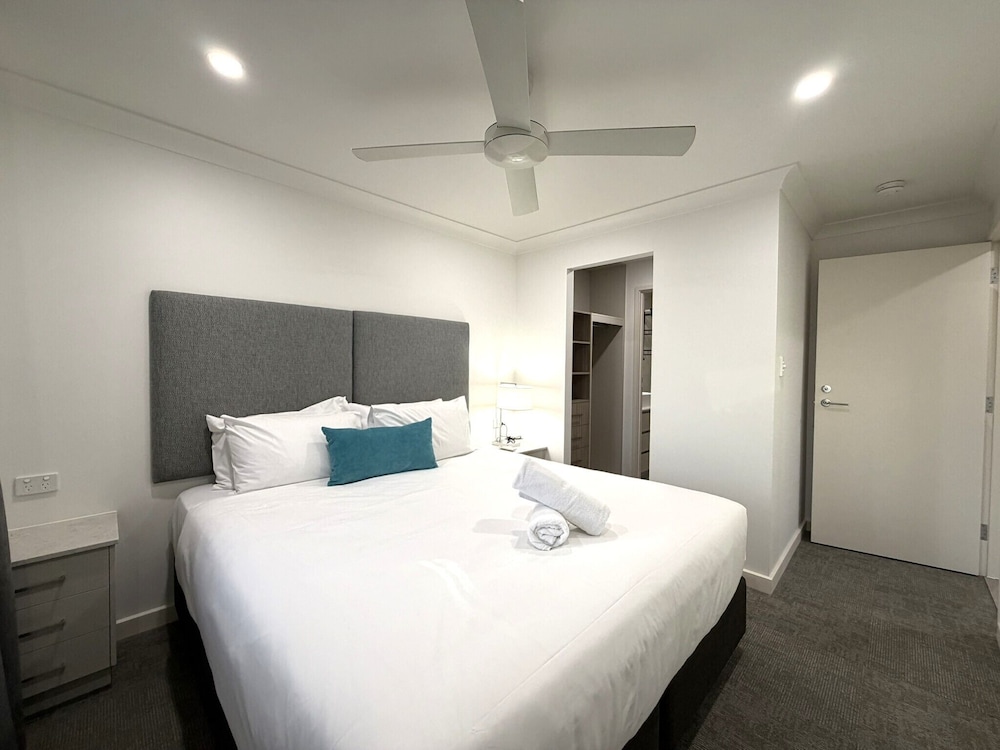 2 BEDROOMS, APARTMENT