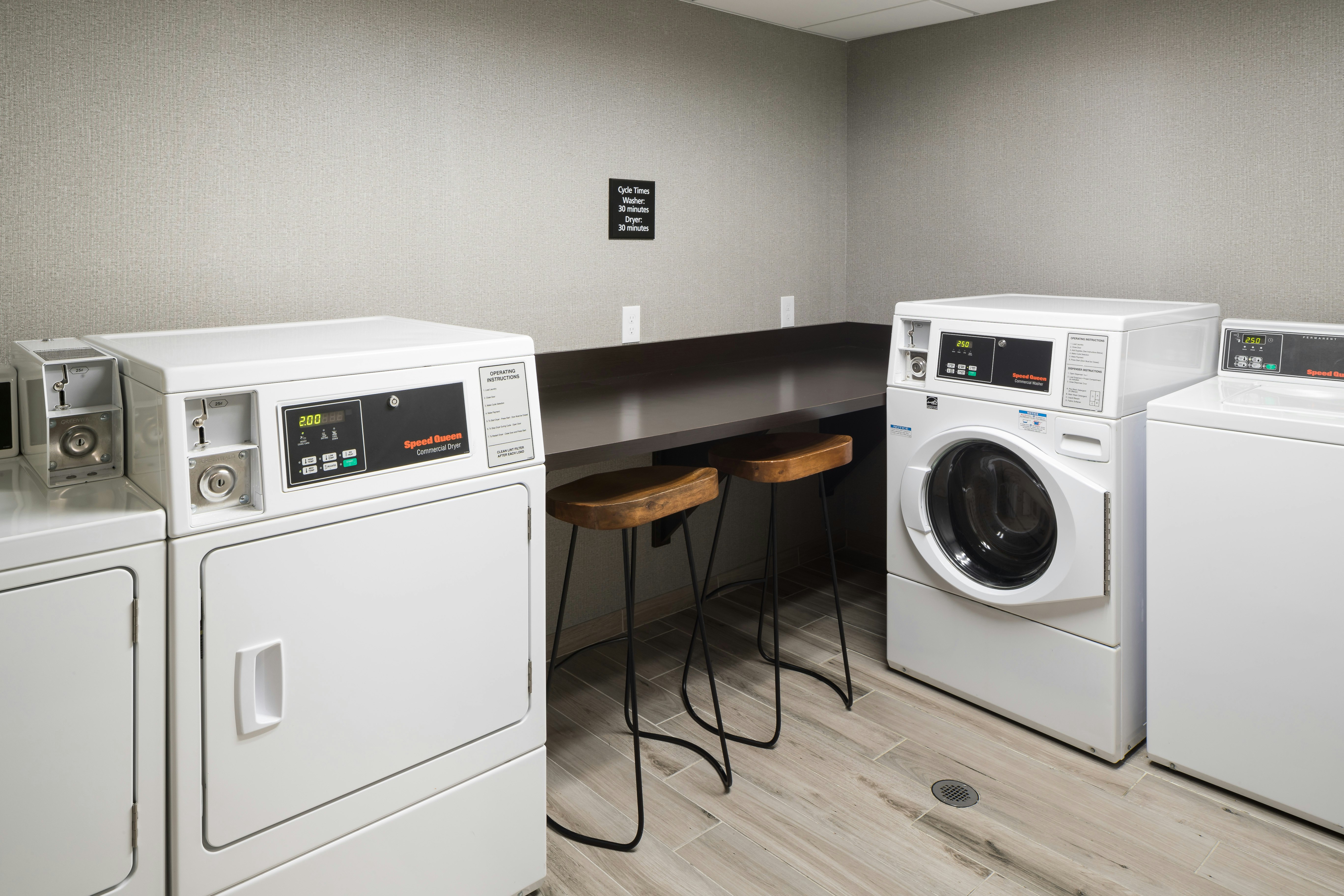 Hampton Inn Los Angeles/Santa Clarita 48/49