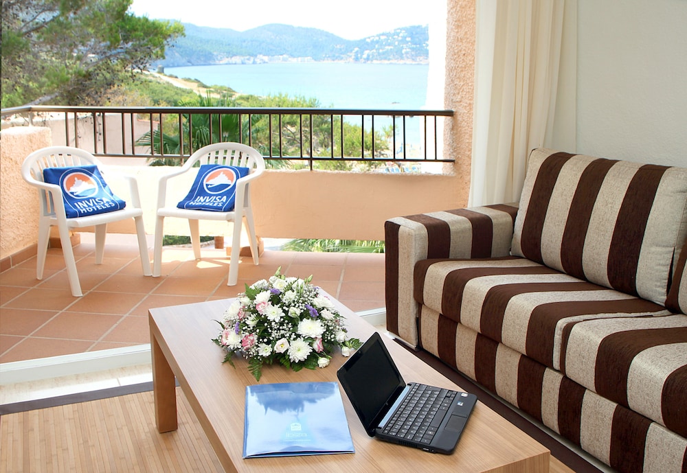 Invisa Hotel Club Cala Blanca 31/44