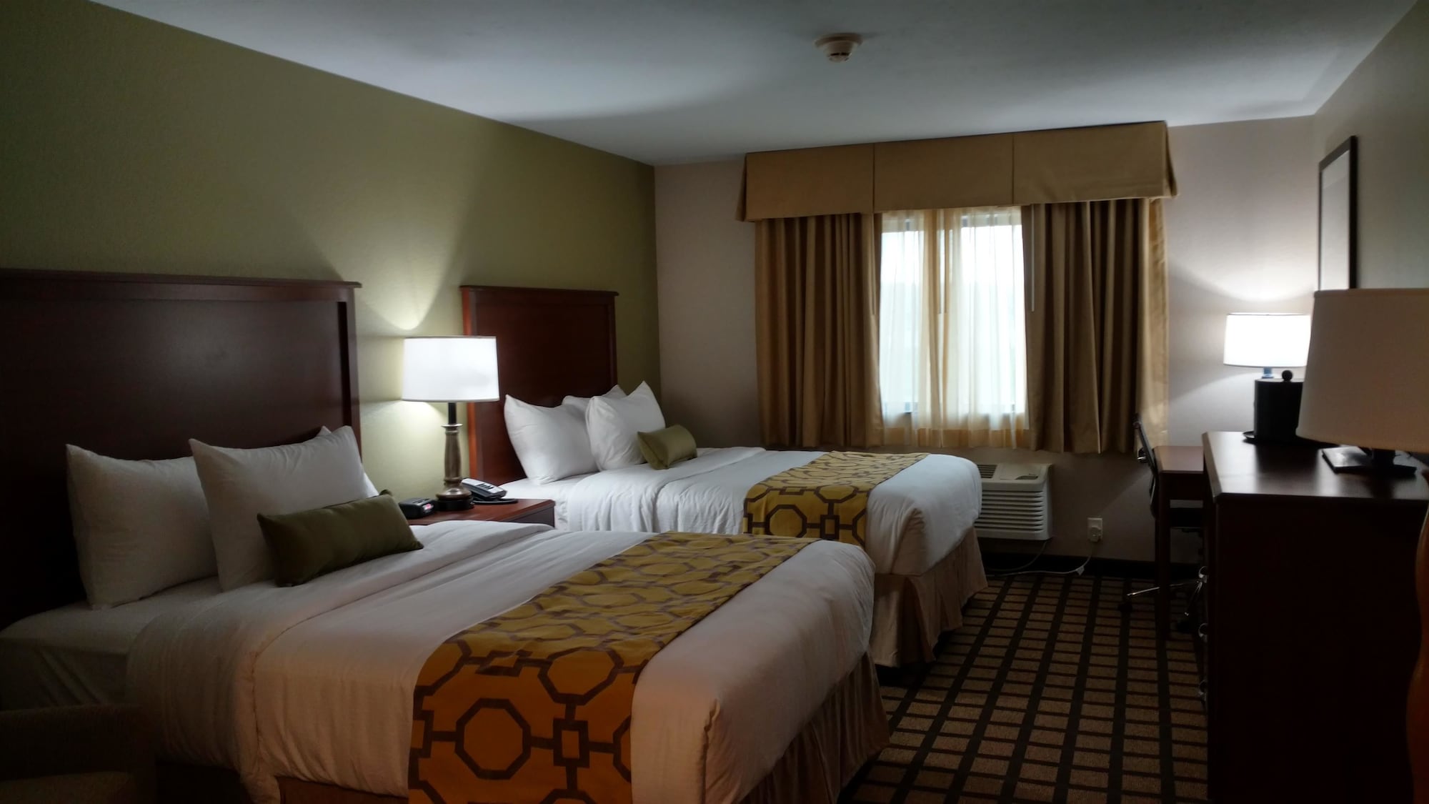 Studio, Suite, 1 Double and 2 Queen Beds, Pet Friendly