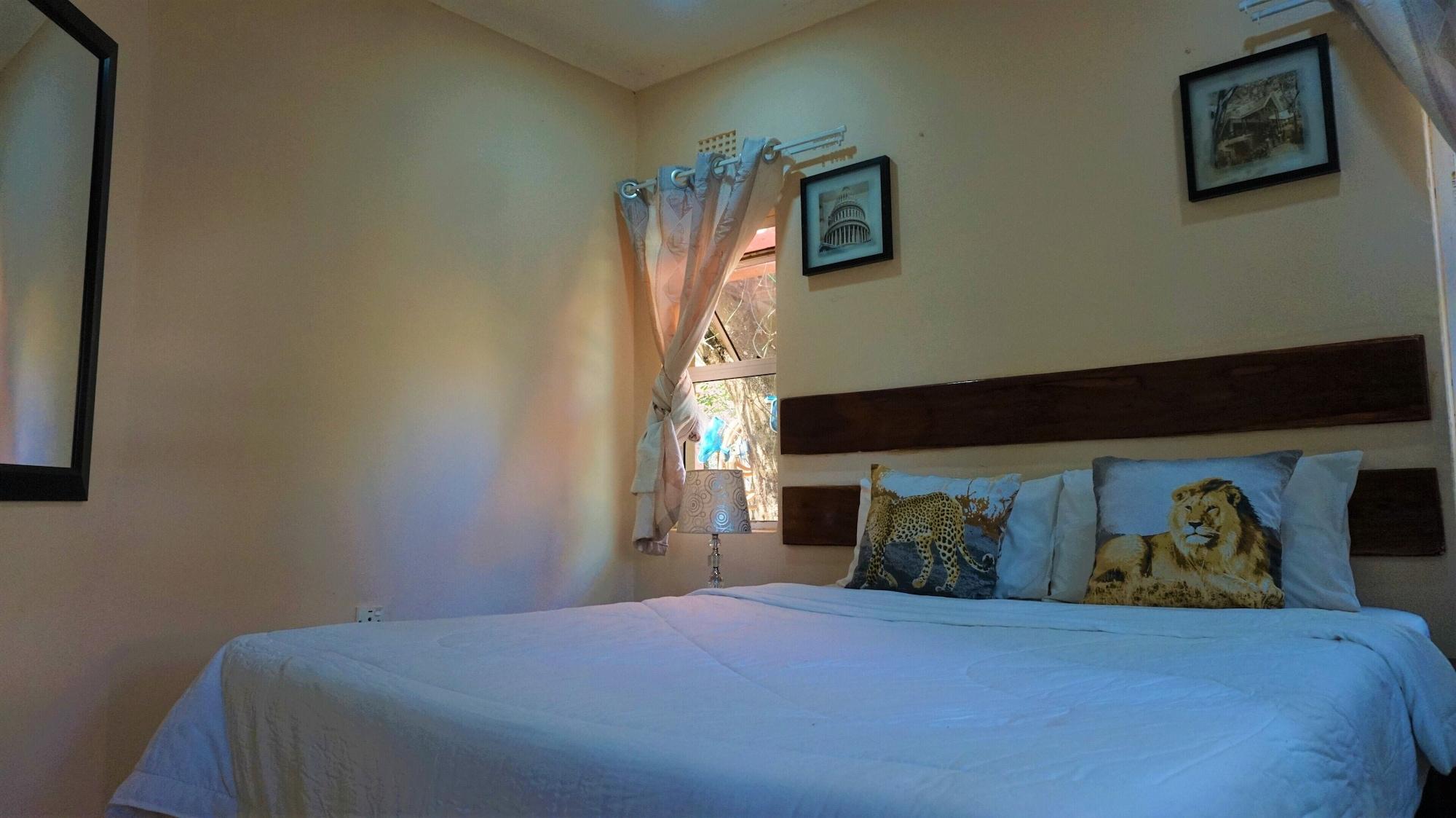 2 Bedrooms, Family, House, Pool View