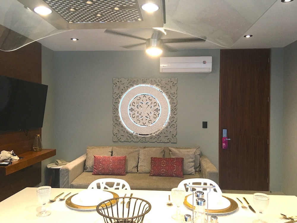 IT Boutique Hotel and Restaurant 52/73