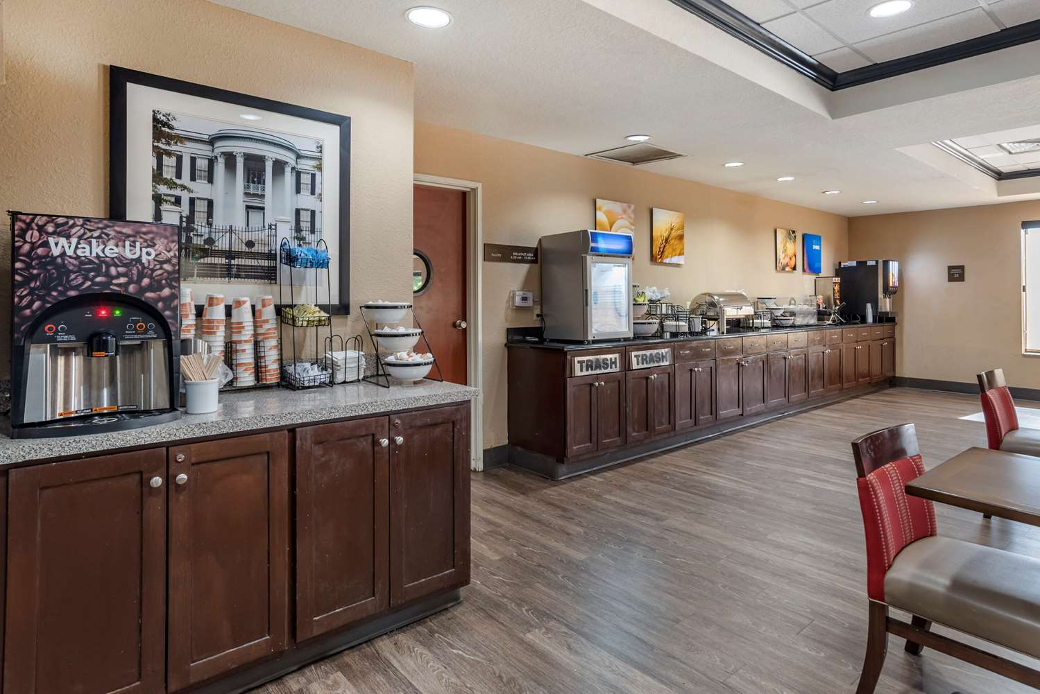 Comfort Inn & Suites Clinton - Jackson West 24/26