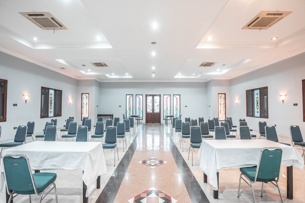 OYO 686 Bunga Karang Hotel 36/46