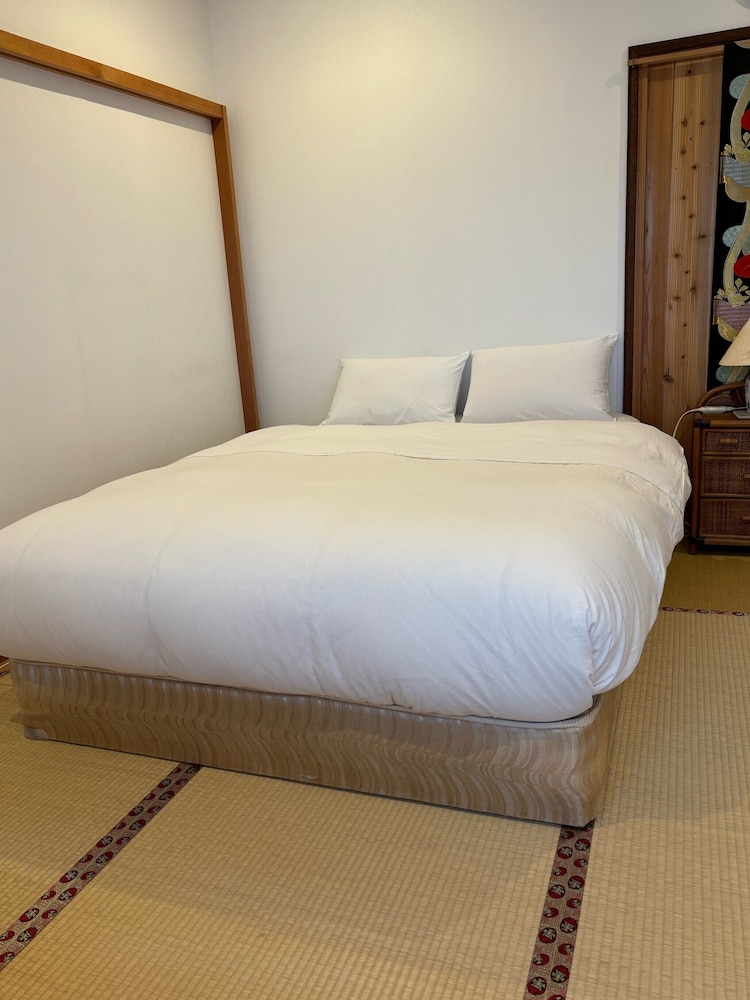 JAPANESE, DOUBLE BED