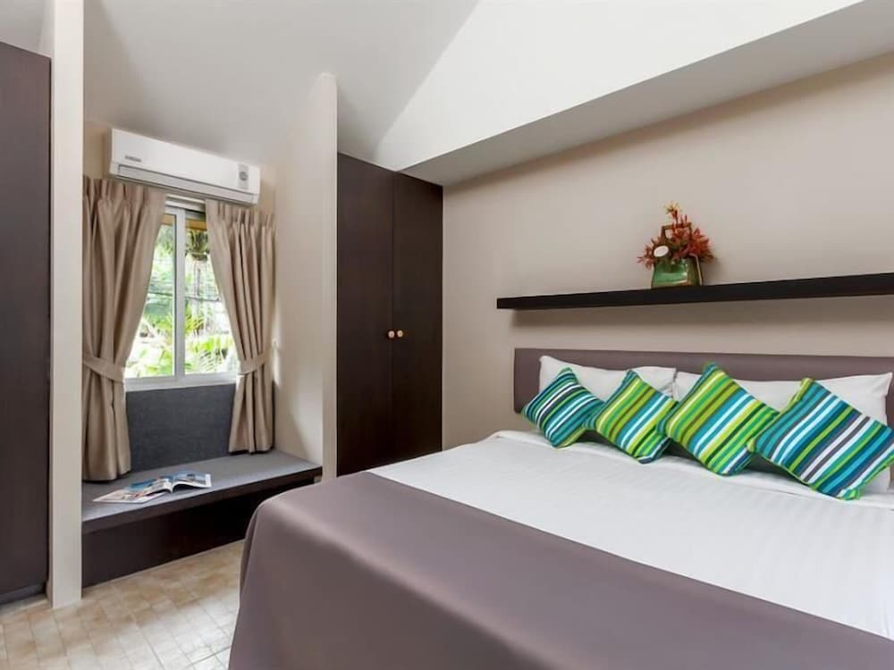 2 BEDROOMS, POOL, VILLA