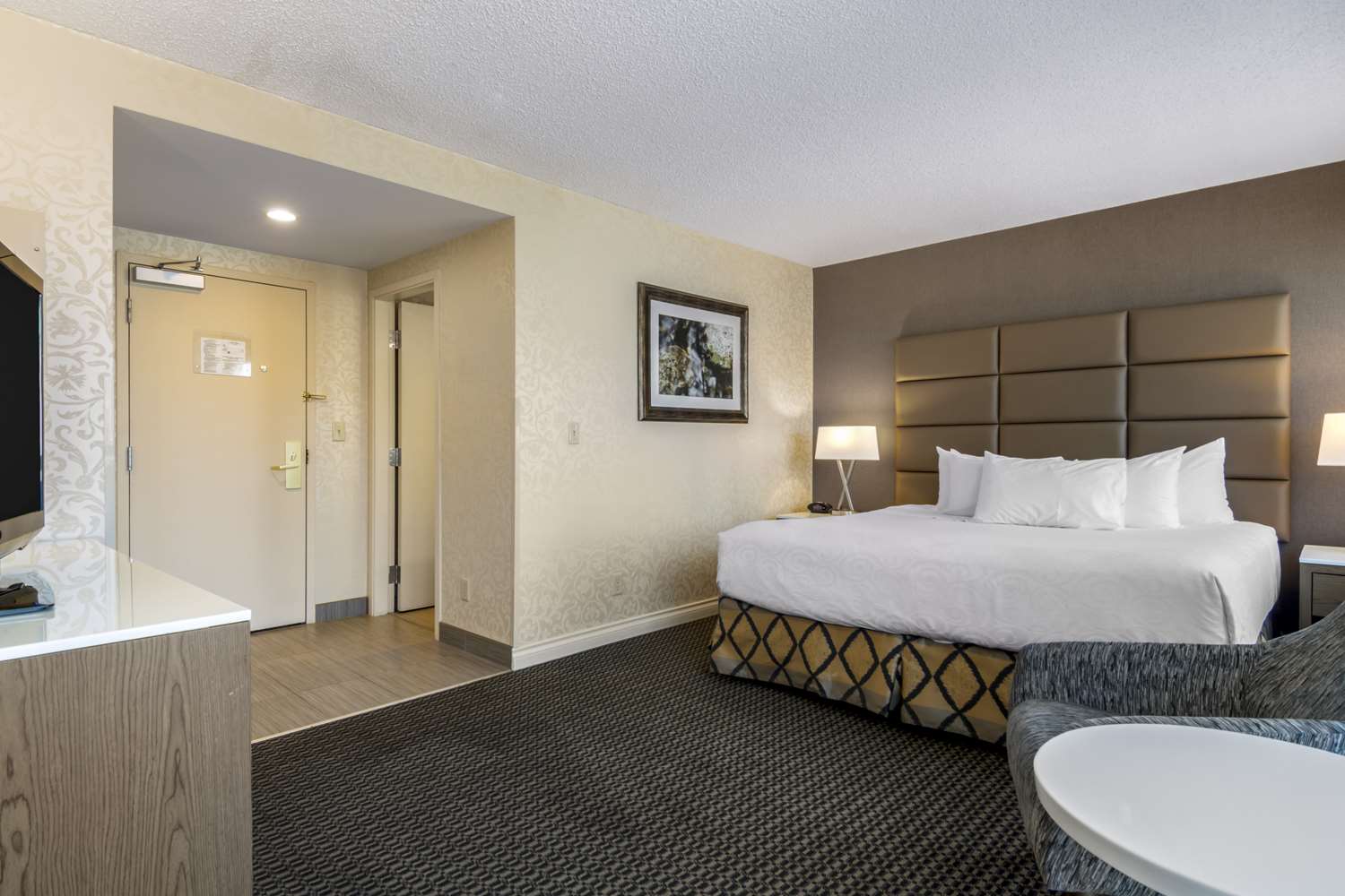 Best Western Premier Chateau Granville Hotel and Suites and Conf. Centre 32/61