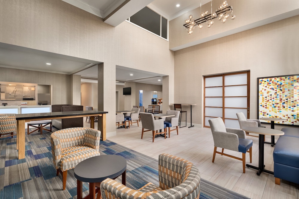 Holiday Inn Express Hotel Suites Auburn University Area 36/53