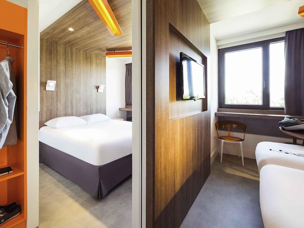 Hotel Ibis Styles Niort Poitou Charentes 27/28