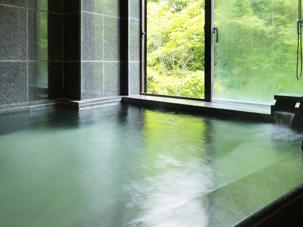 Niseko Konbu Onsen Tsuruga Besso Moku No Sho 33/70