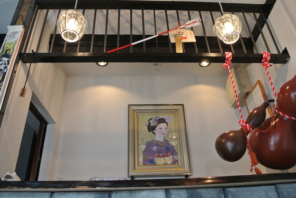 Yadoya 8/50