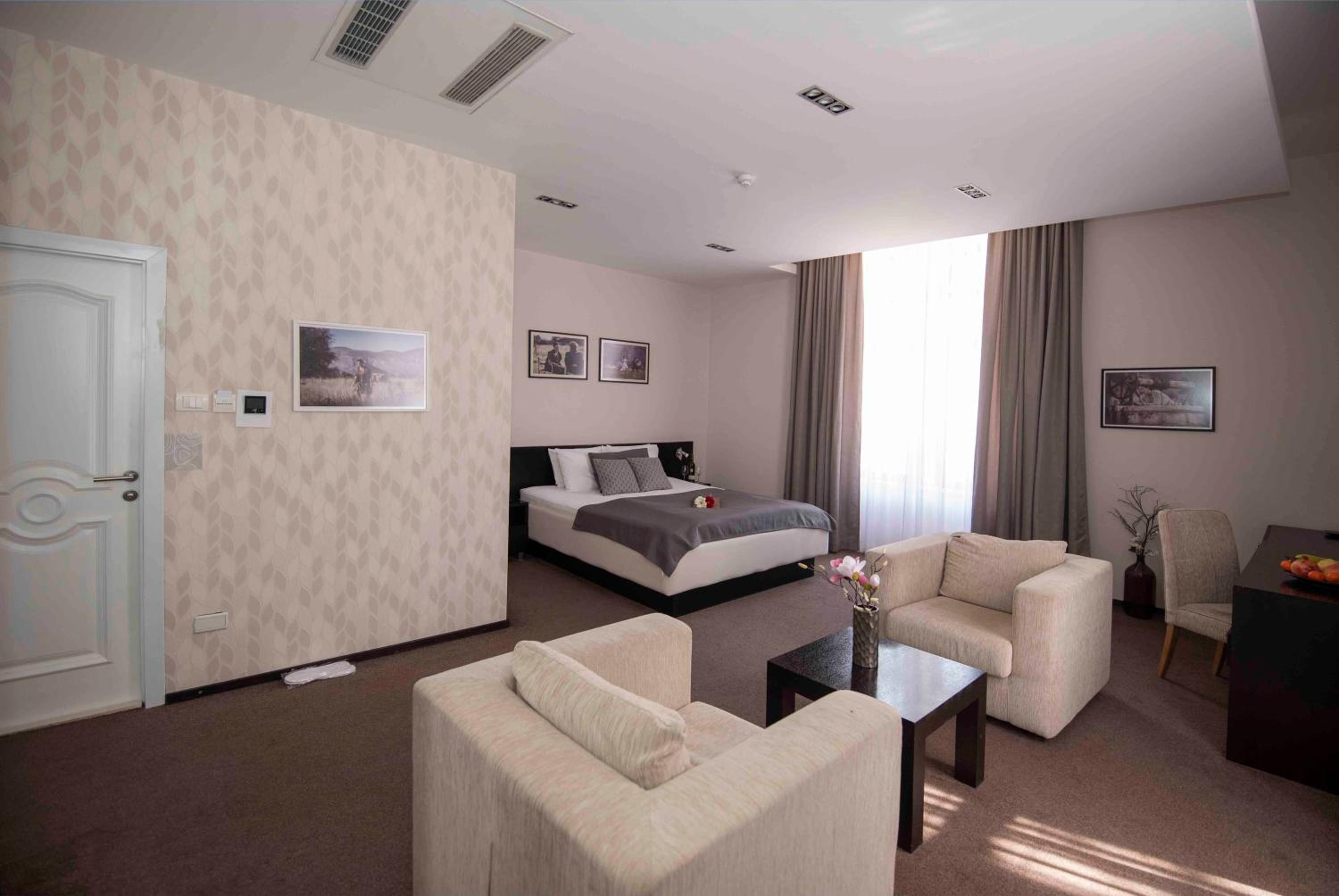 Hotel Platani 35/55
