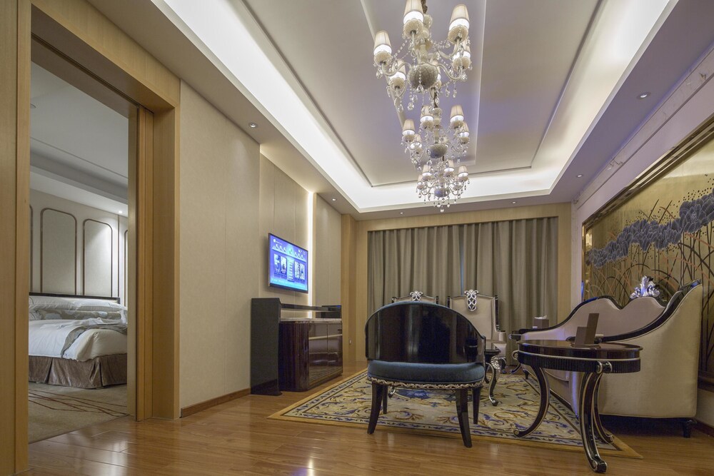Manguo International Hotel 30/40