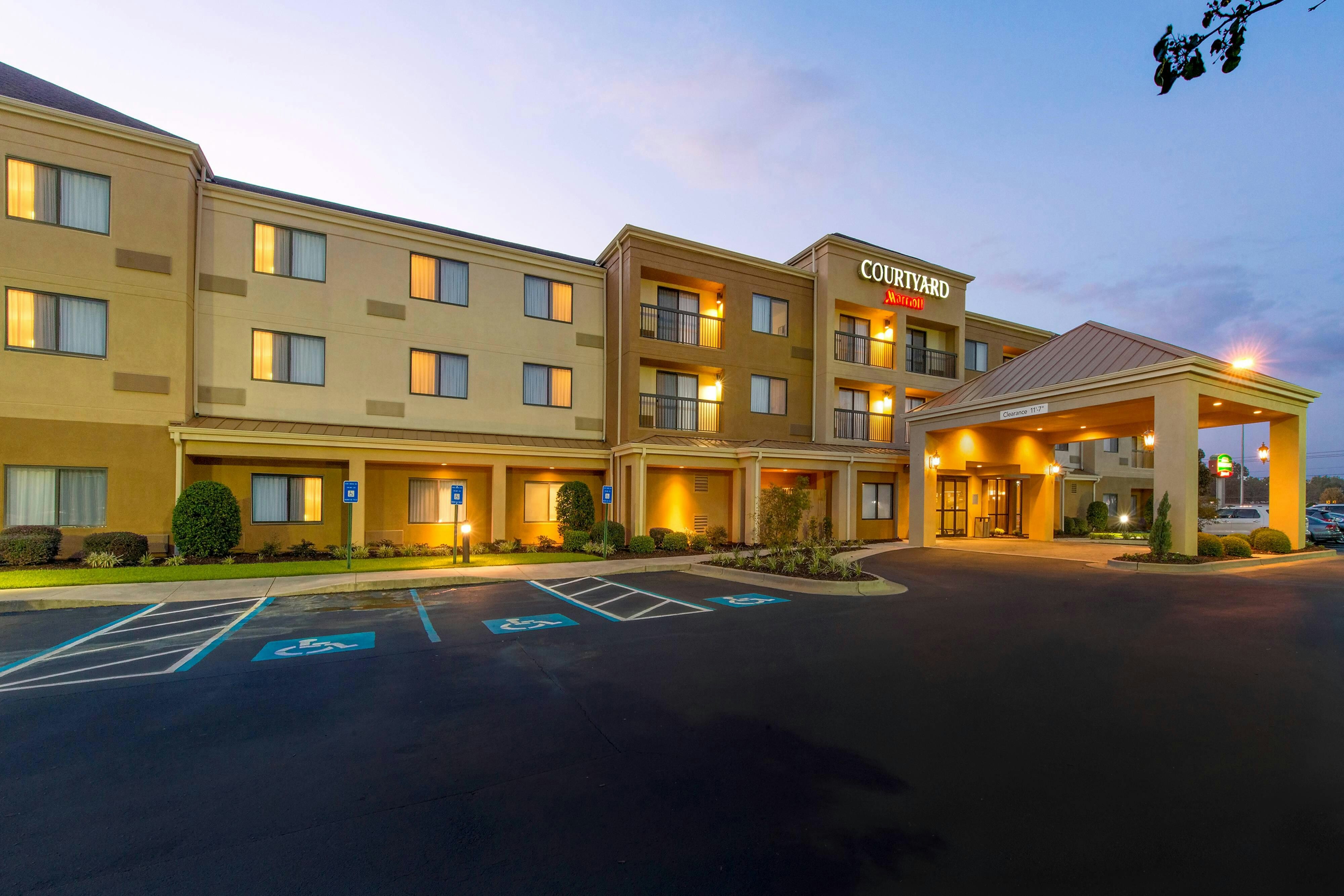 Courtyard by Marriott Albany 1/32