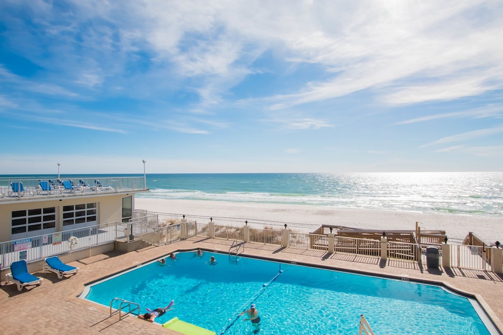 Beachside Resort 33/62