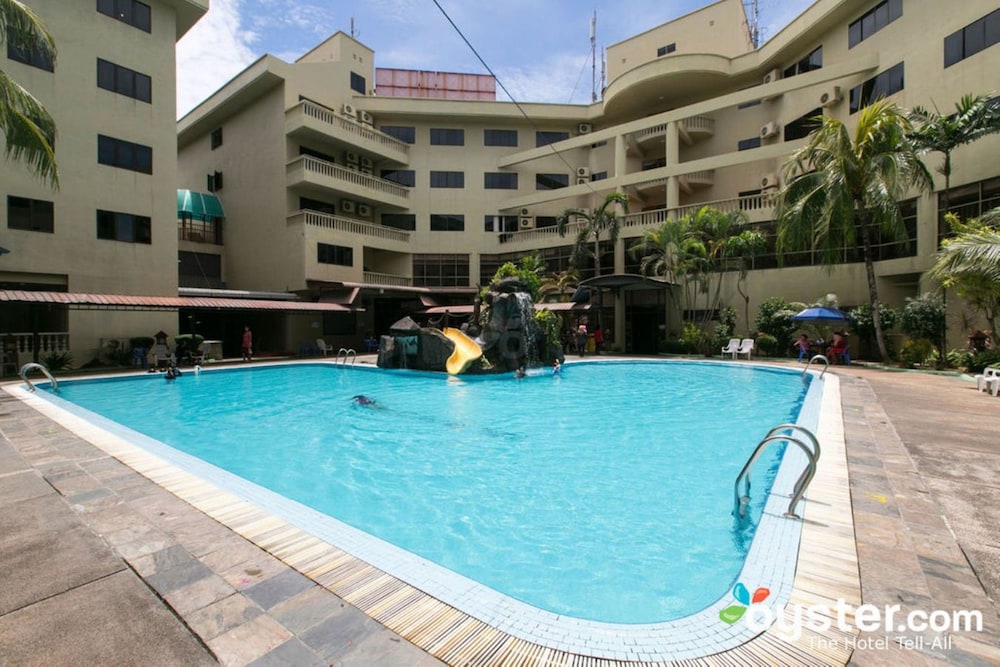 Coral Bay Resort 59/63