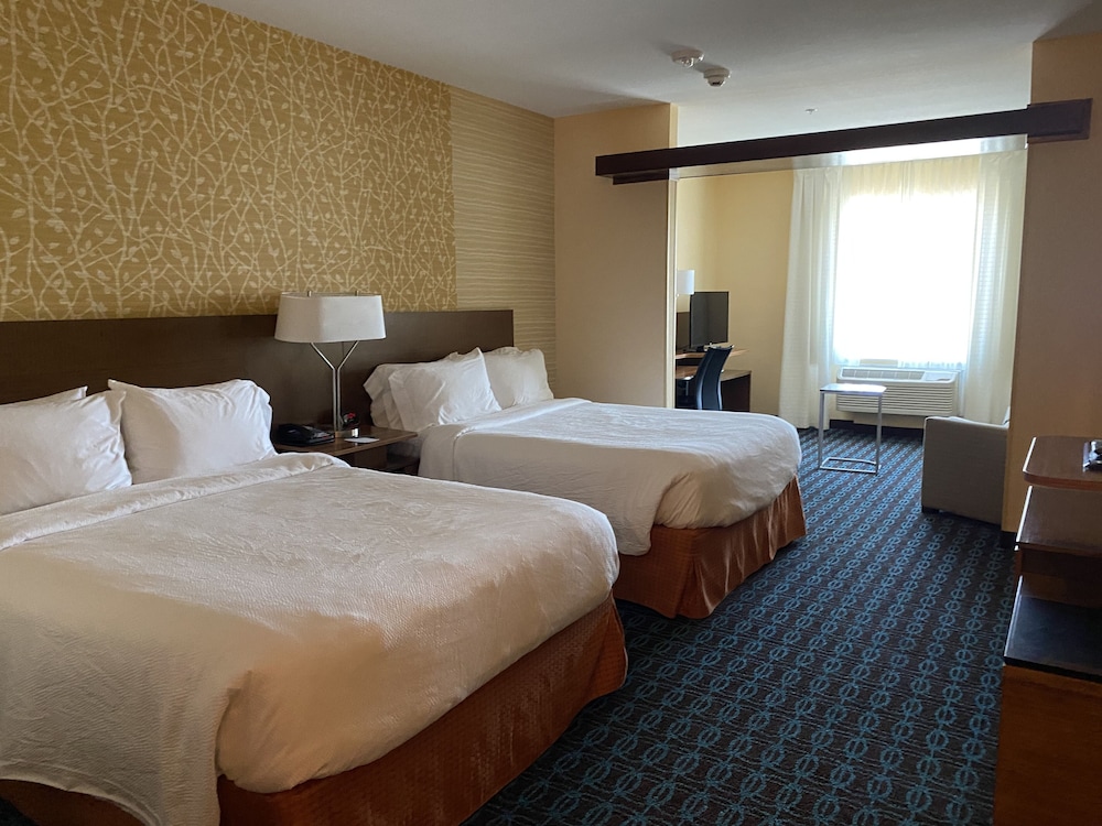 Fairfield Inn And Suites By Marriott Hollister 15/49