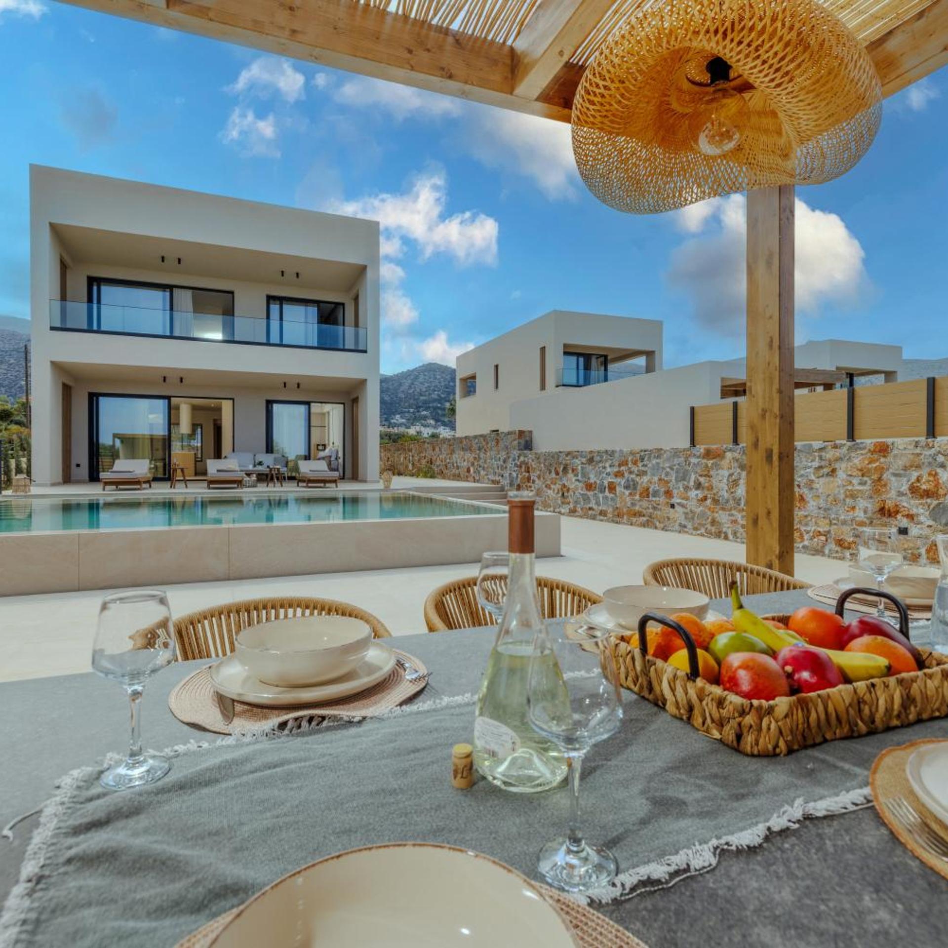 Sokratis LocoLux Villas & Suites 8/86