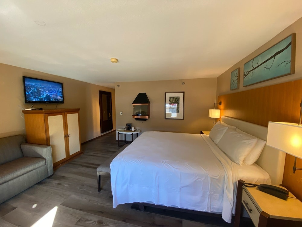 STANDARD, KING BED