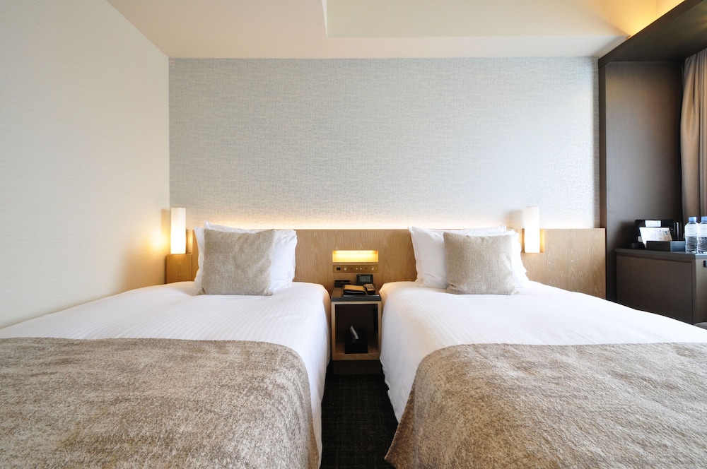 MODERATE, TWIN BEDS