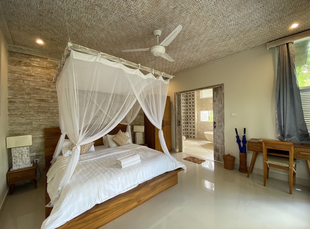 DELUXE, DOUBLE BED