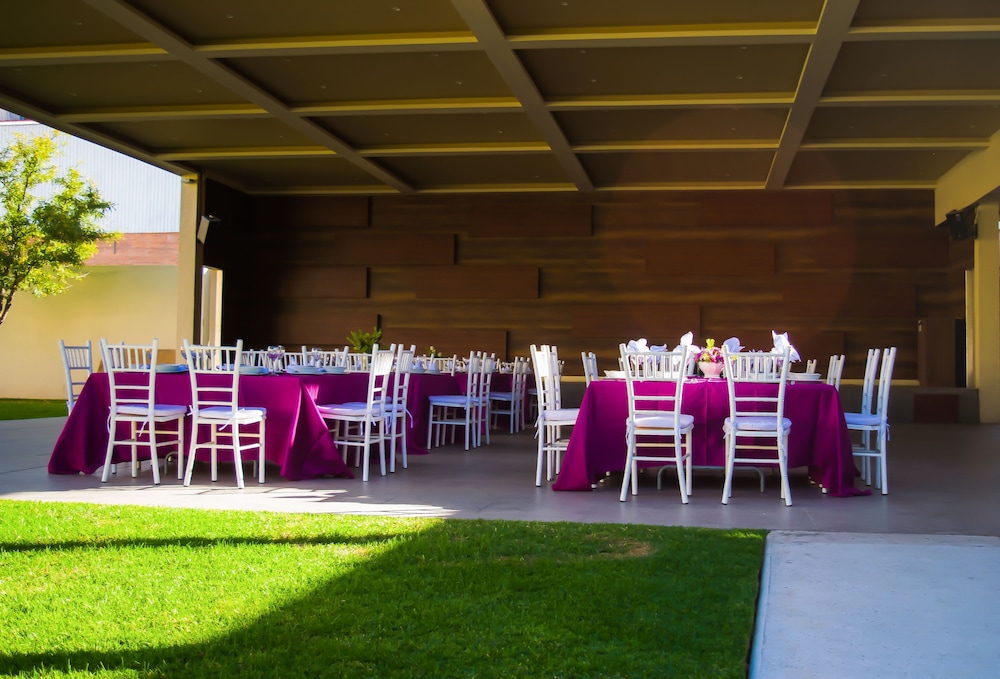 Wyndham Garden Aguascalientes Hotel and Casino 30/50