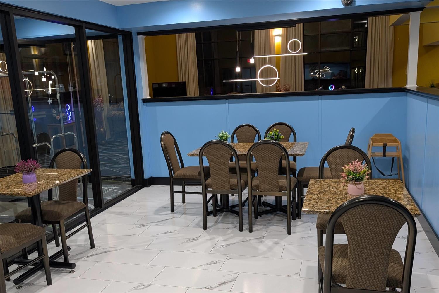 Super 8 By Wyndham Staunton 17/23