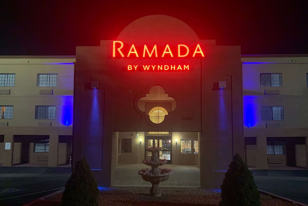 Ramada by Wyndham Santa Fe 3/36