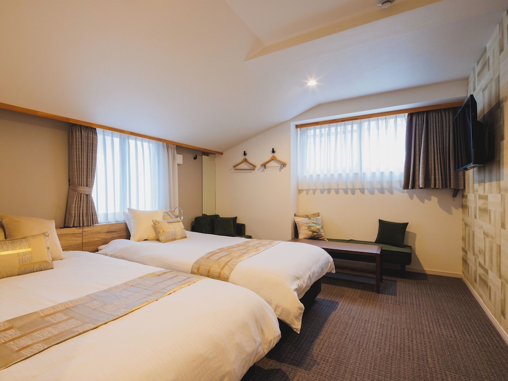 SUPERIOR, TWIN BEDS