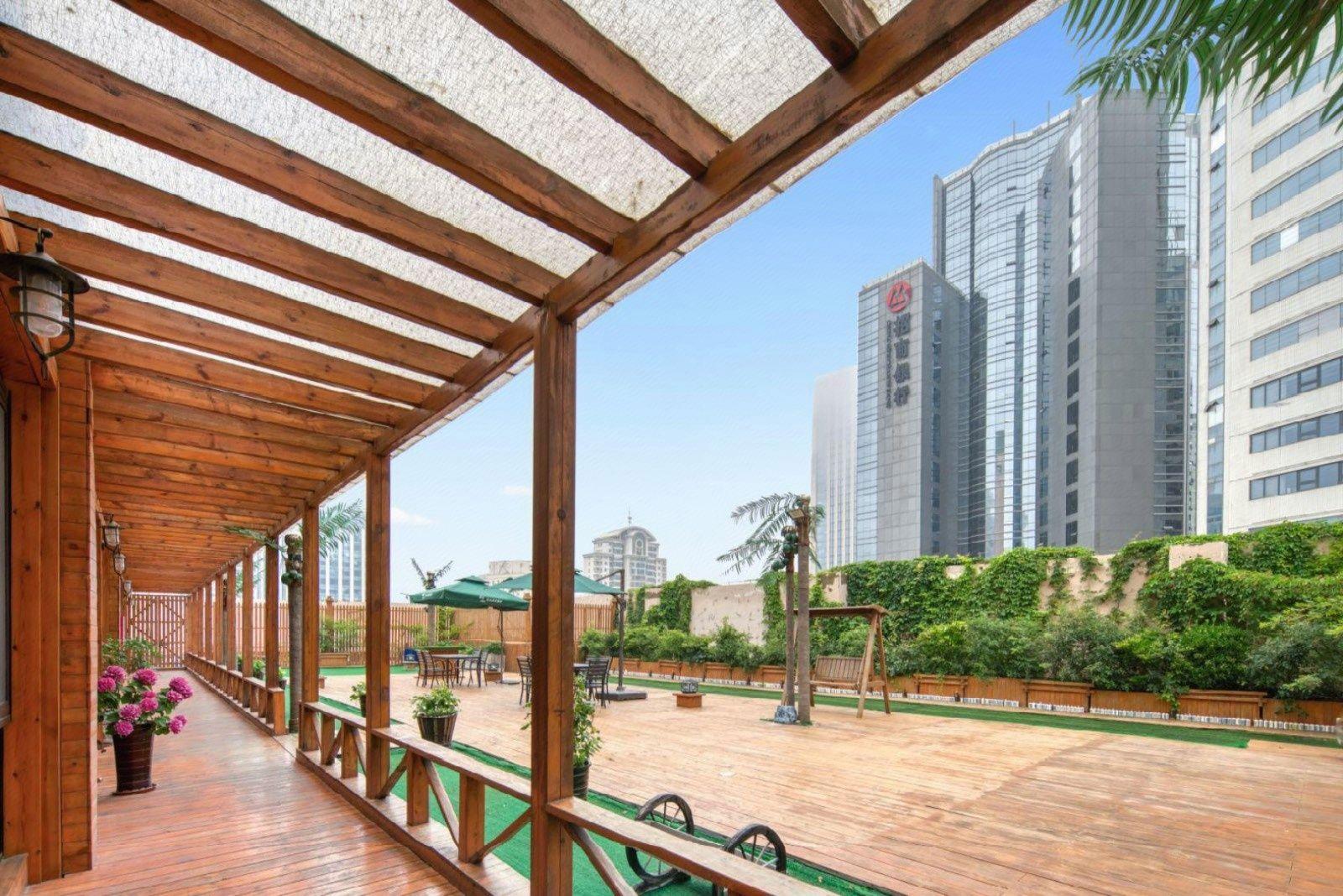 Qingdao Airport Fuhua Hotel 23/24