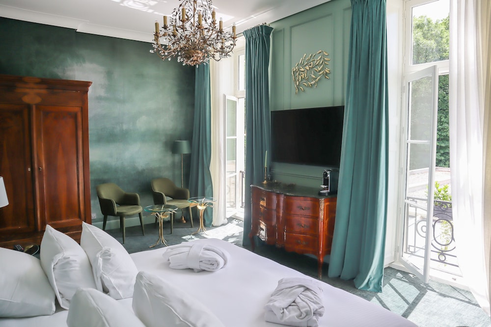 NOVOTEL CHATEAU DE MAFFLIERS 59/79