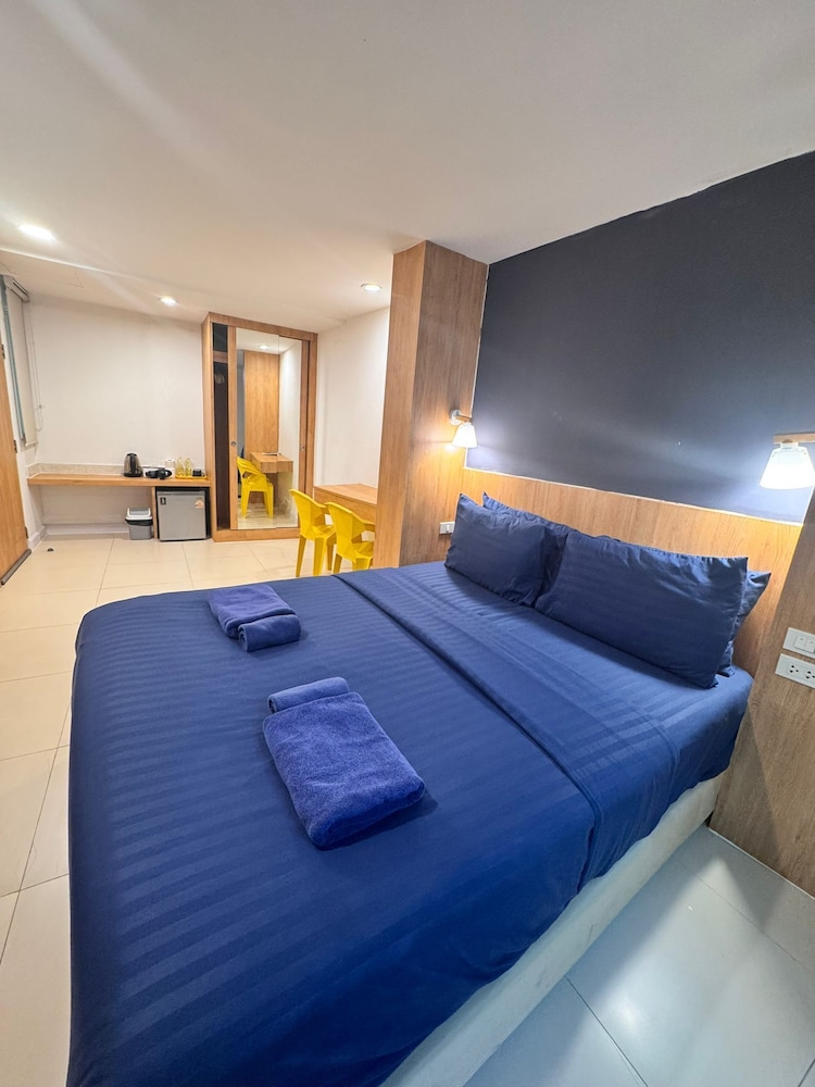 Solo Express Sukhumvit 81 27/57