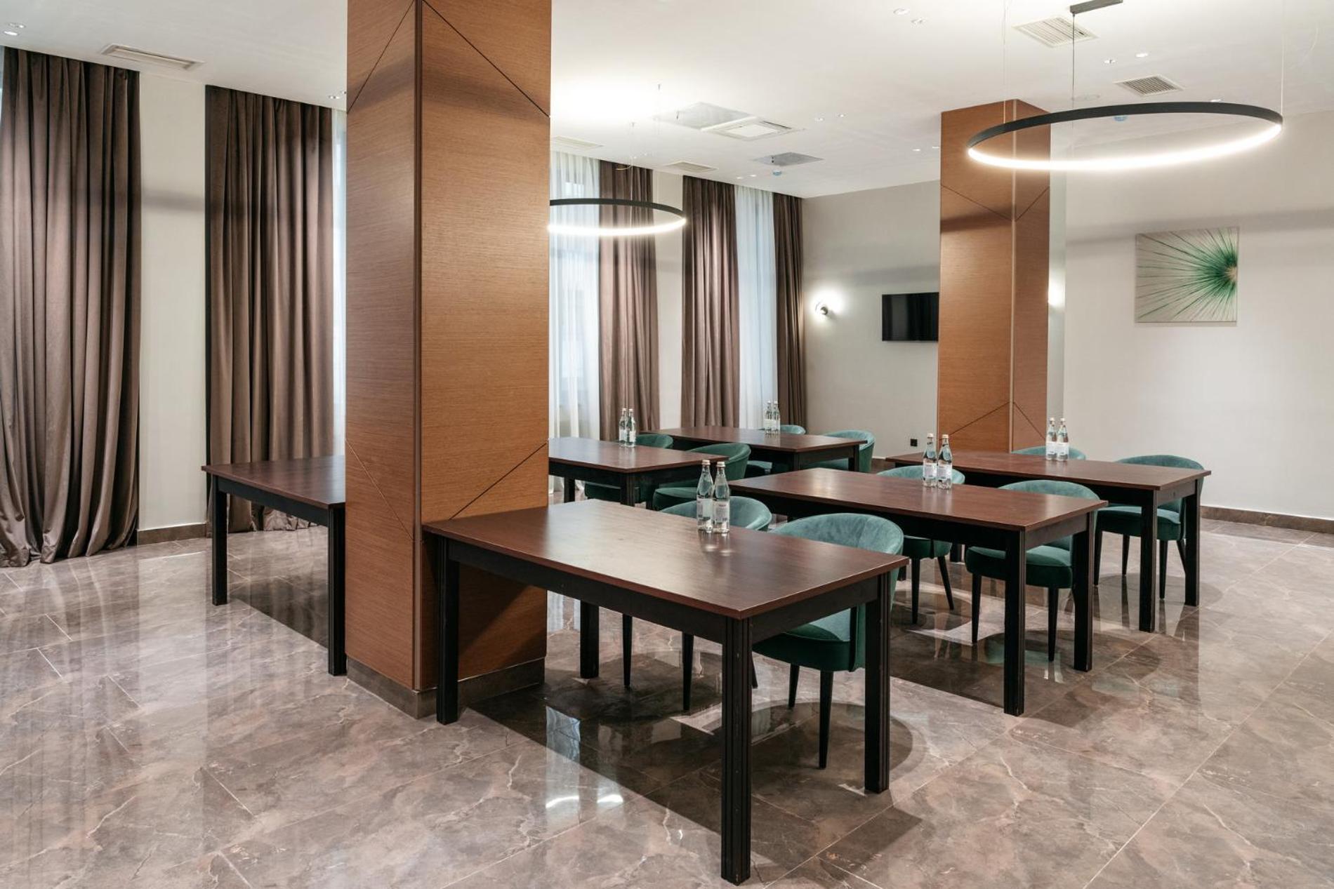 Raavah Aparthotel Almaty 49/59