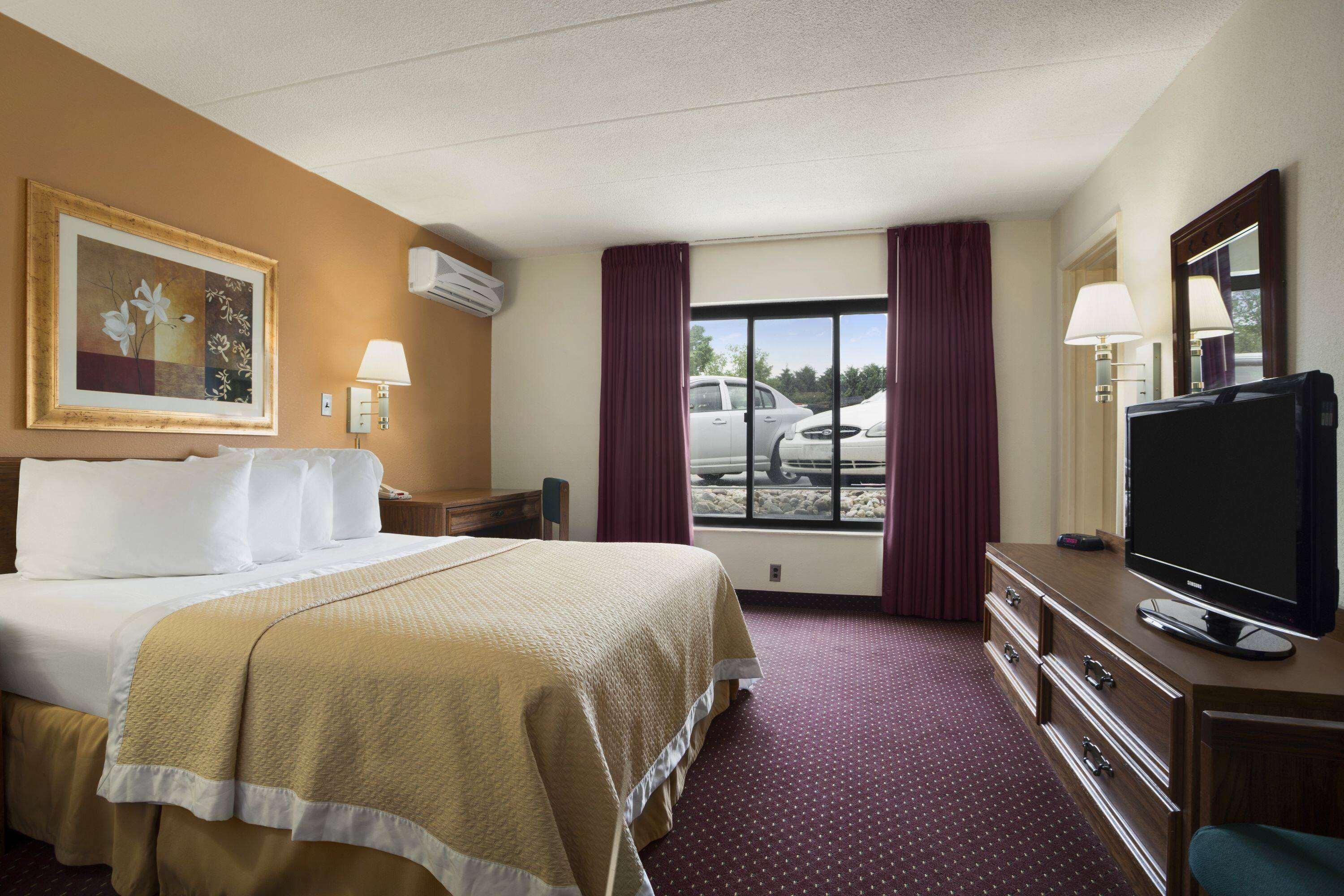 Ramada by Wyndham Pittsburgh/New Stanton 16/38