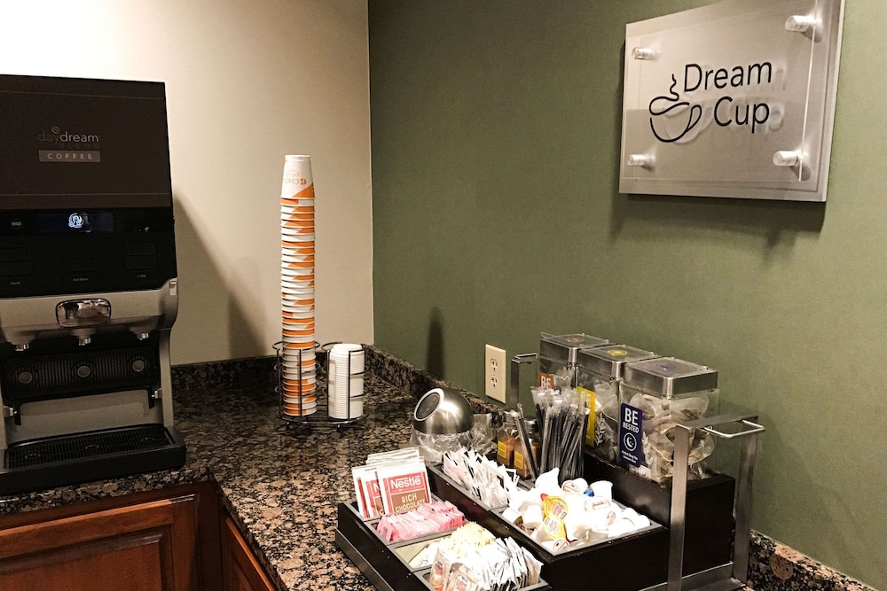 Spark by Hilton Shepherdsville Louisville South 22/43
