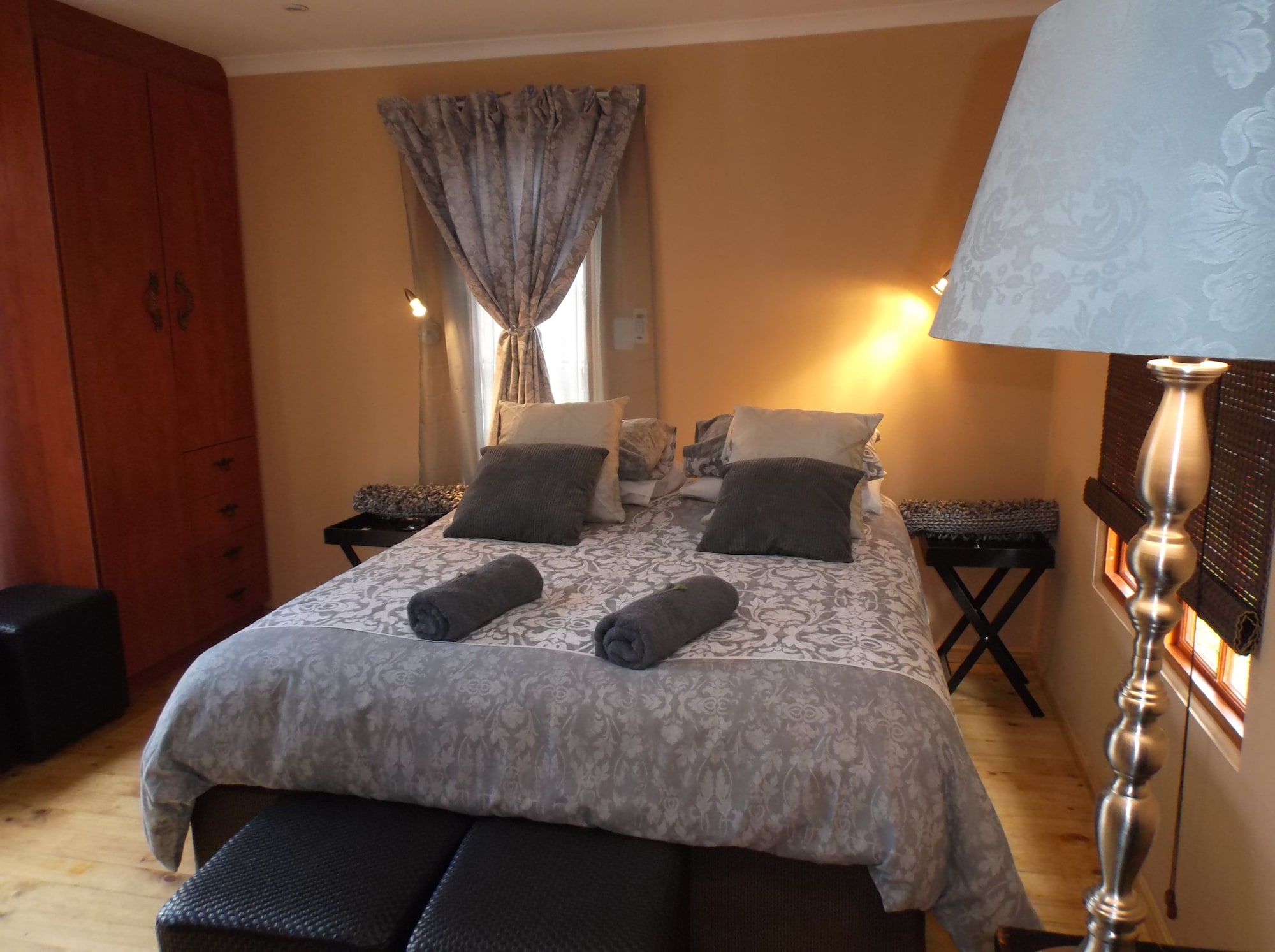 Honeymoon, Cottage, King Bed, Lake Side
