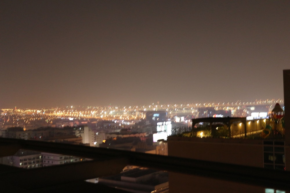 Pearl Executive Hotel Apartment (ex Pearl Park Deluxe Hotel Apartments) 47/50