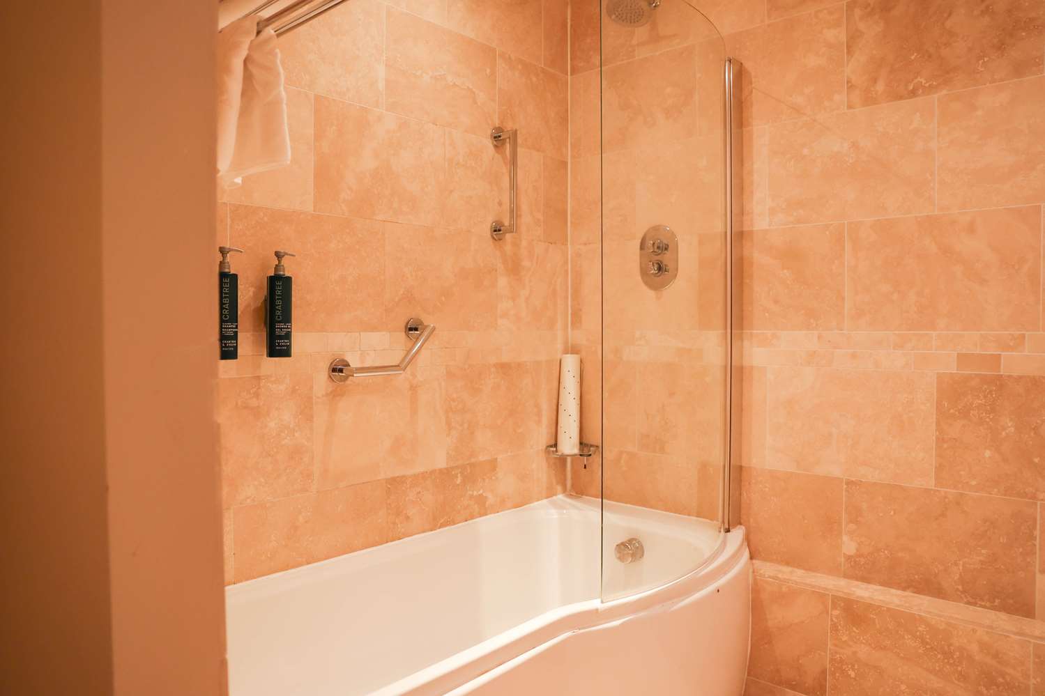 جناح جونيور بسرير كينج، Doubletree By Hilton Milton Keynes 2/3