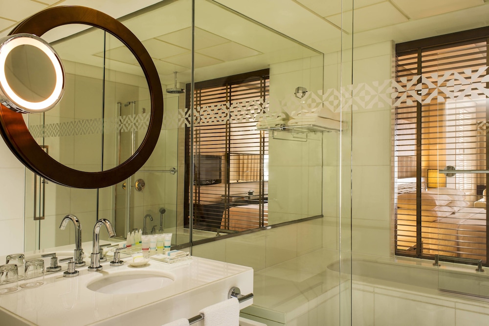 Majestic Premier Hotel Bur Dubai 50/50