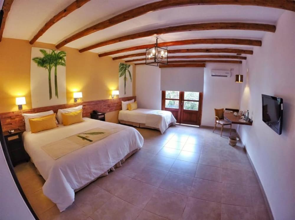 ROOM, 2 QUEEN BEDS