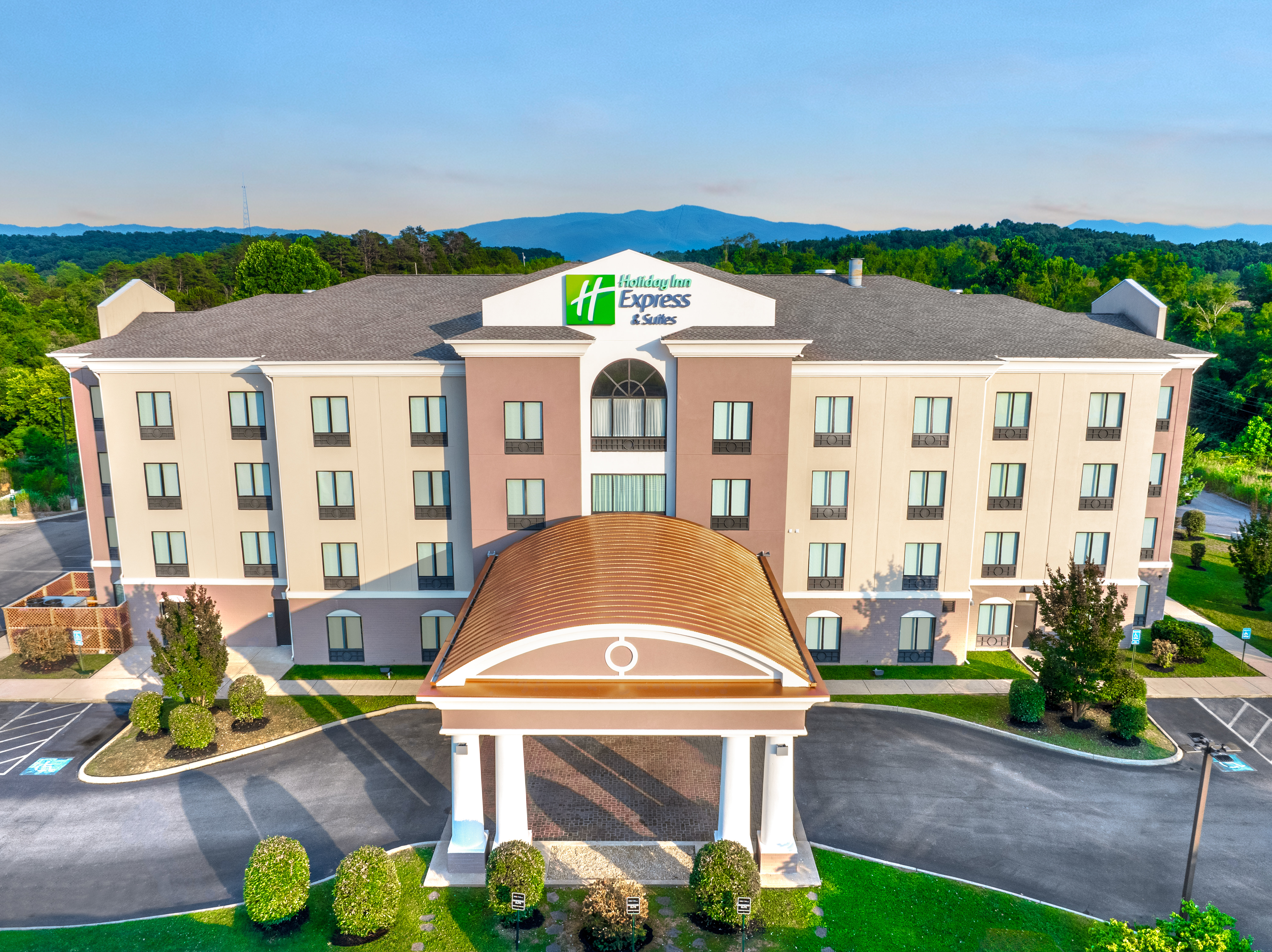 Holiday Inn Express Hotel Suites Newport South 4/79