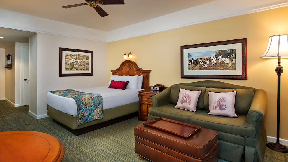Disneys Saratoga Springs Resort and Spa 25/50