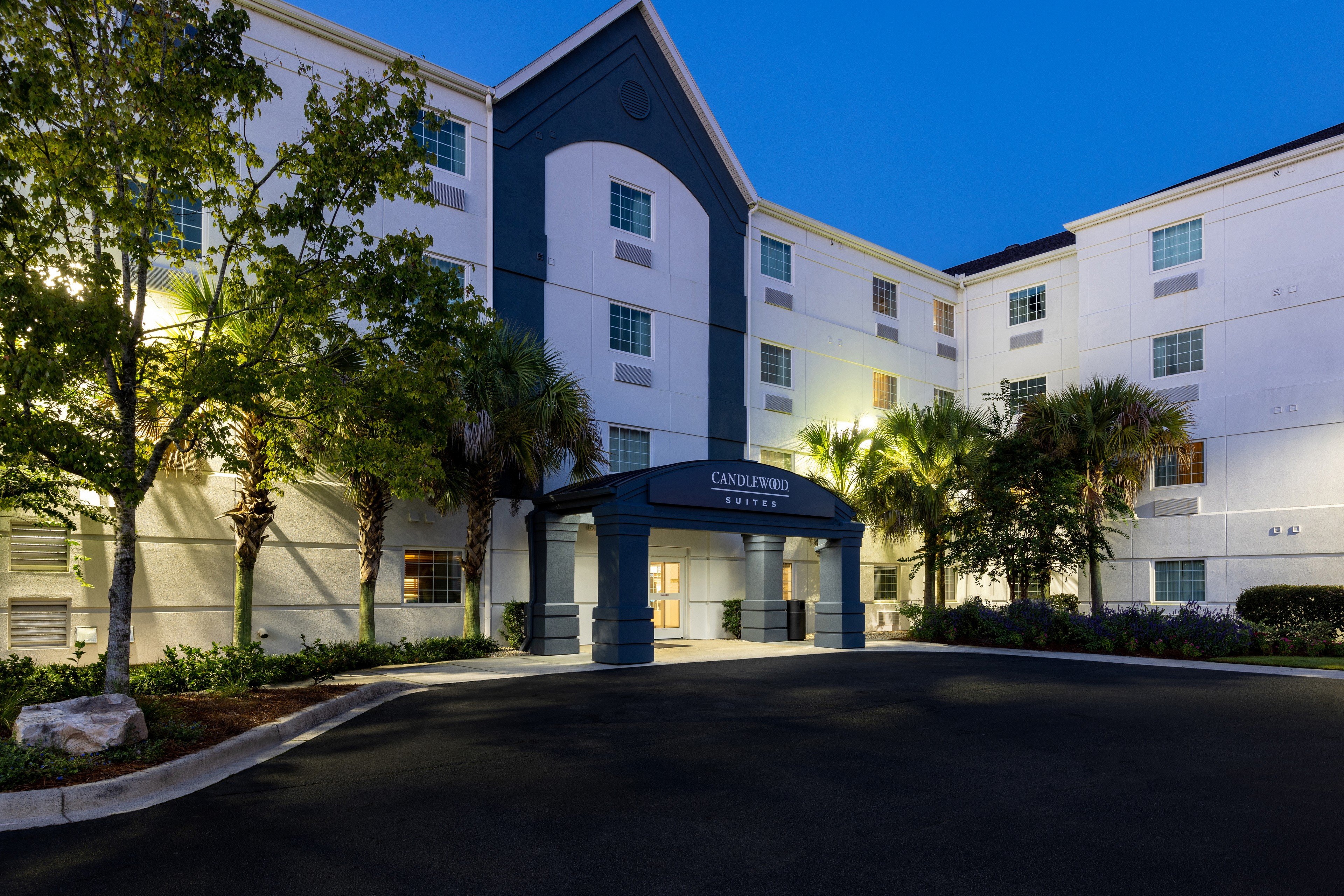 CANDLEWOOD SUITES BLUFFTON - HILTON HEAD 69/73