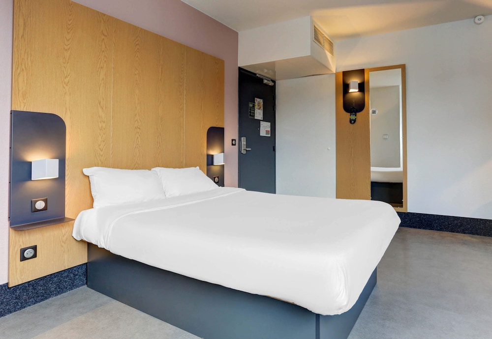 ROOM, DOUBLE BED, ACCESSIBLE