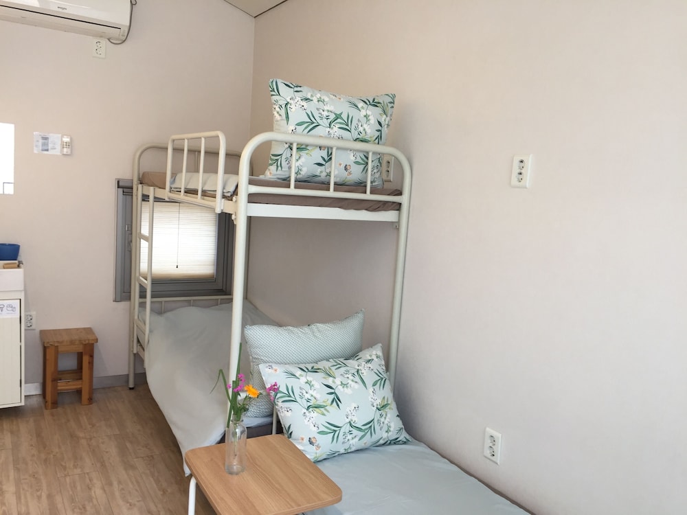 Inside Busan Hostel 29/50
